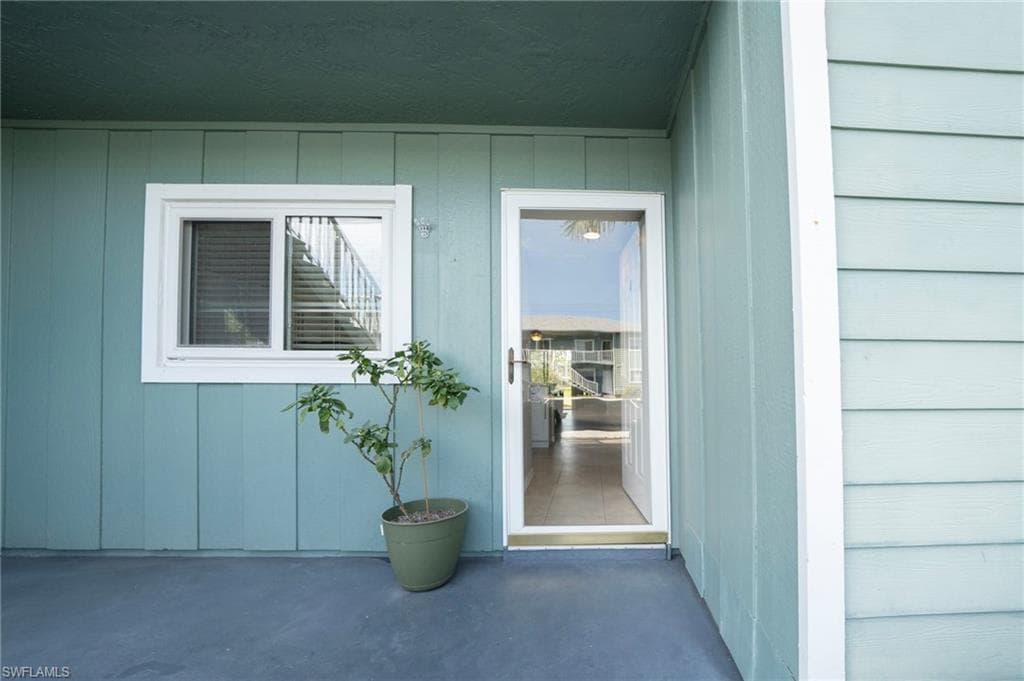 138 Cypress Way E 404, Naples, FL 34110-3