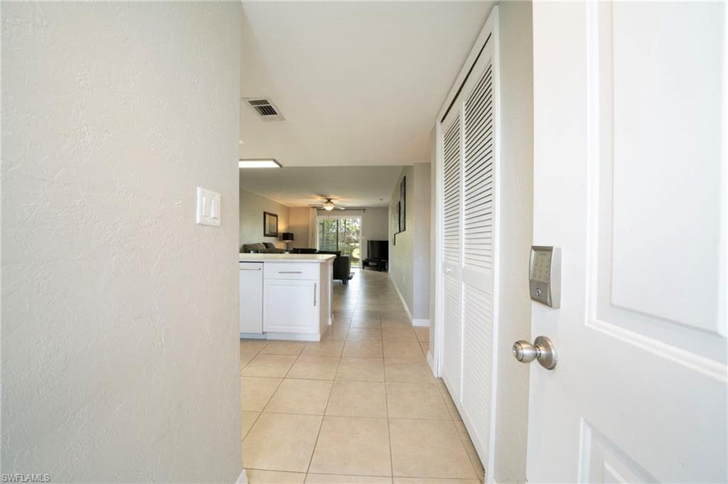 138 Cypress Way E 404, Naples, FL 34110-4