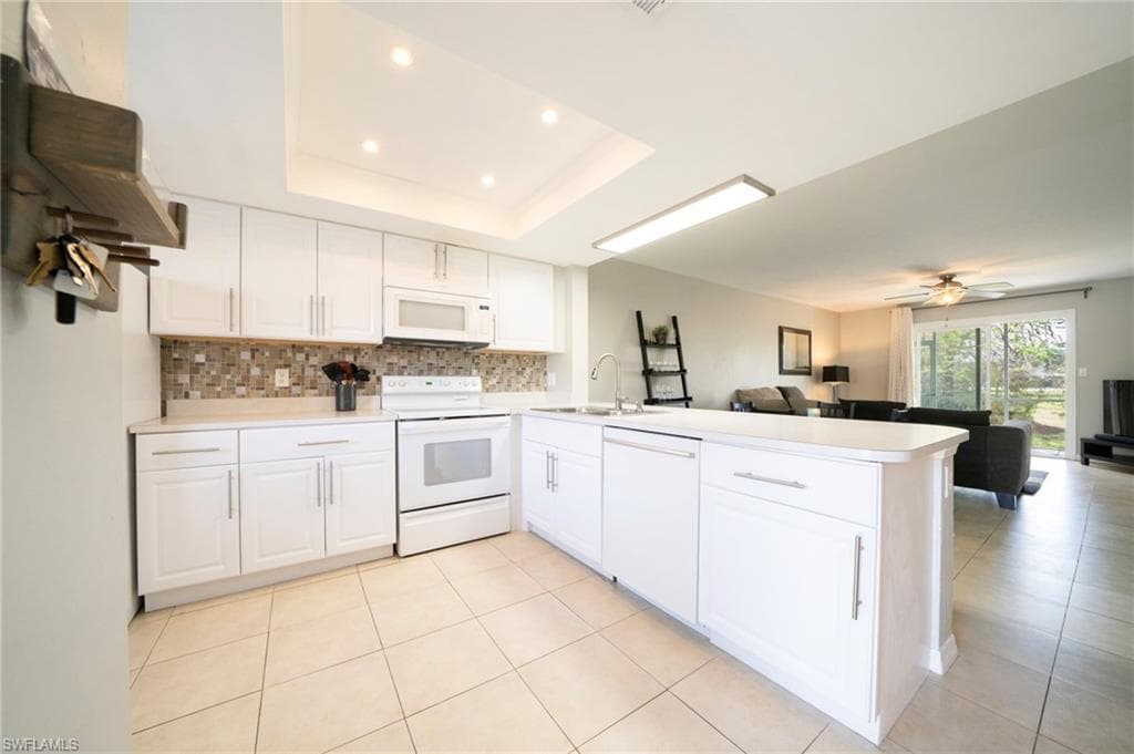 138 Cypress Way E 404, Naples, FL 34110-5
