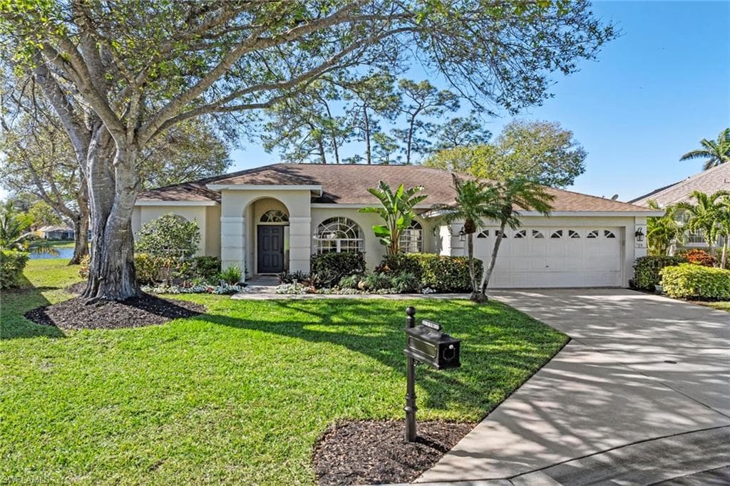 719 Teton Ct, Naples, FL 34104-22