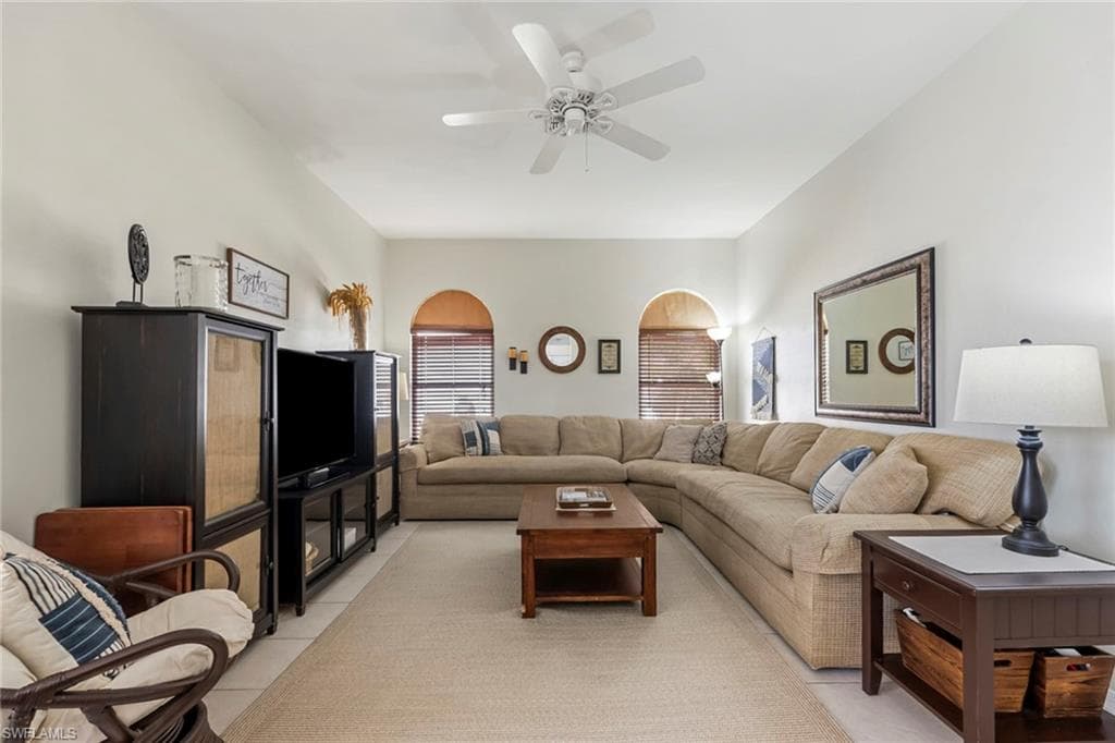 719 Teton Ct, Naples, FL 34104-8