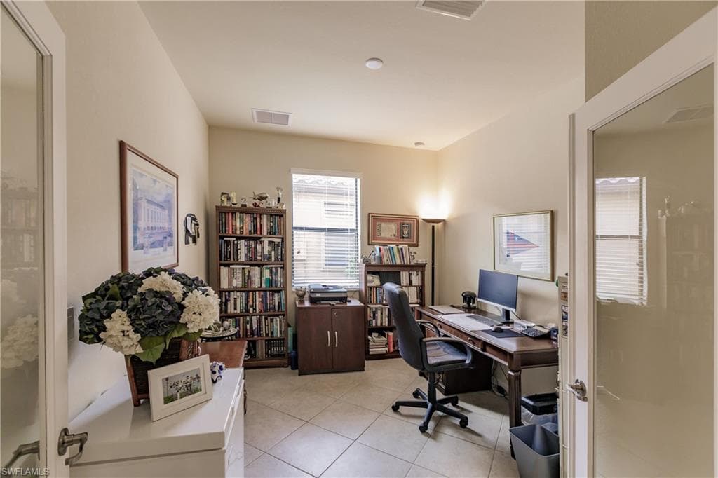 3640 Treasure Cove Cir, Naples, FL 34114-4