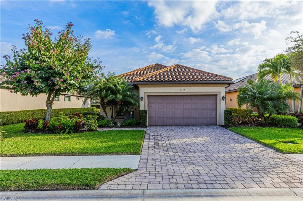 8336 Lucello Ter N, Naples, FL 34114-3