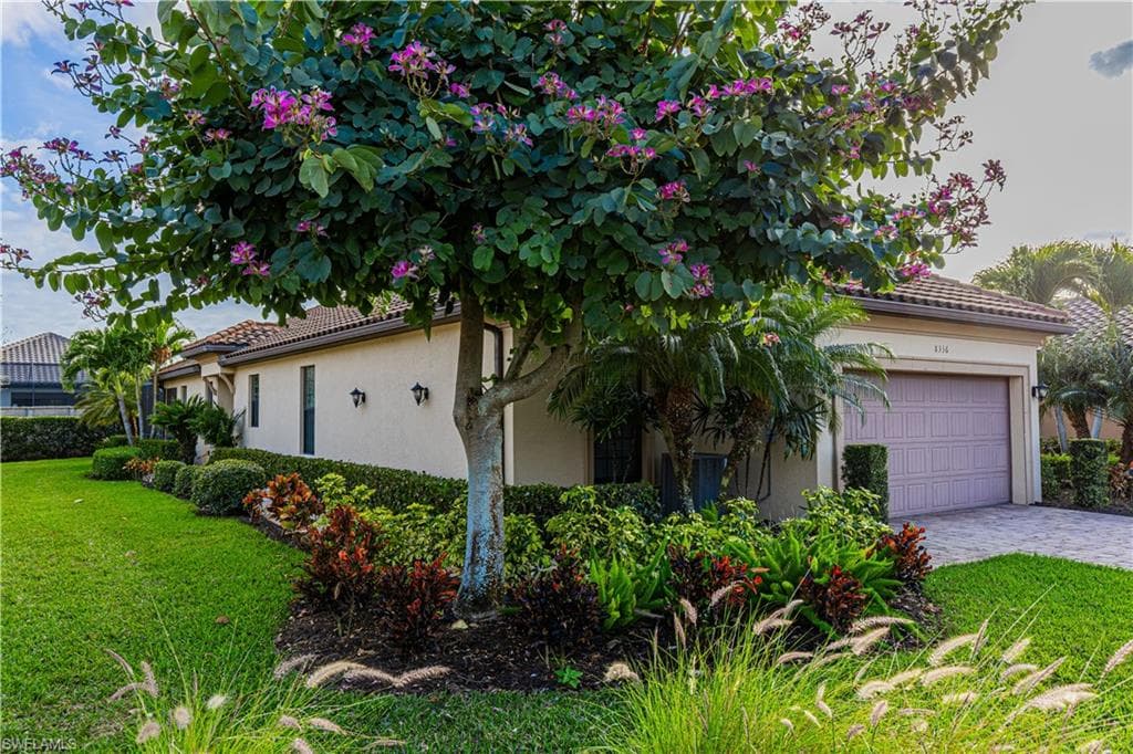 8336 Lucello Ter N, Naples, FL 34114-4
