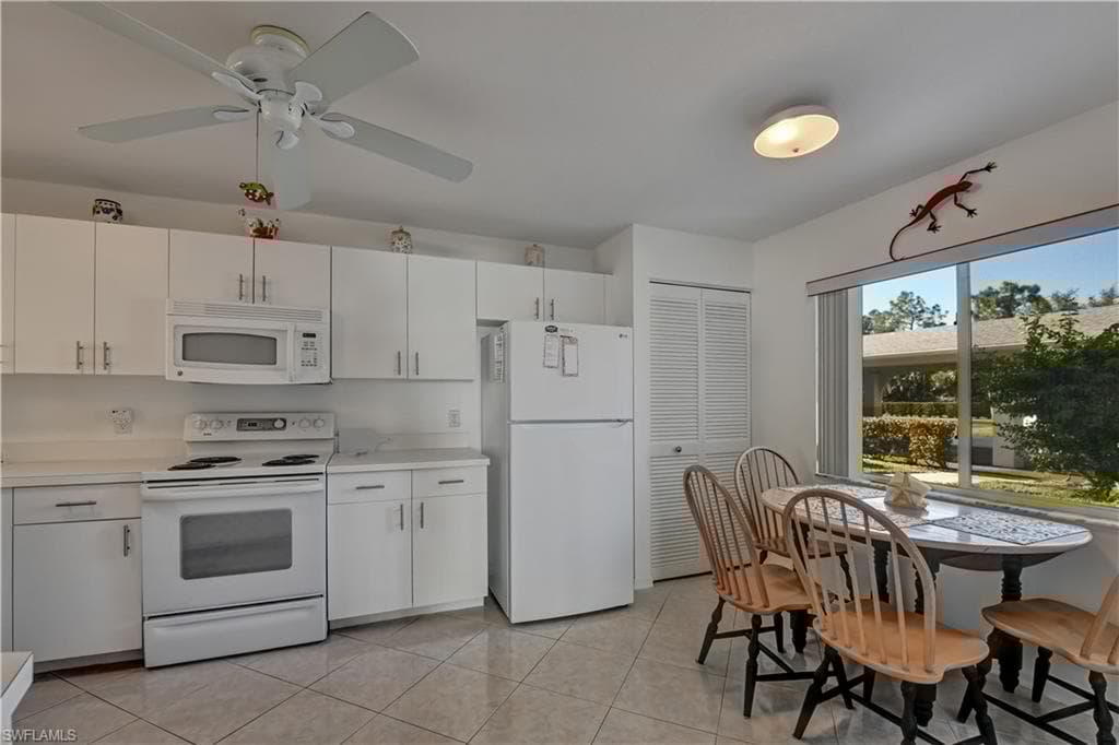 452 Belina Dr 11, Naples, FL 34104-8