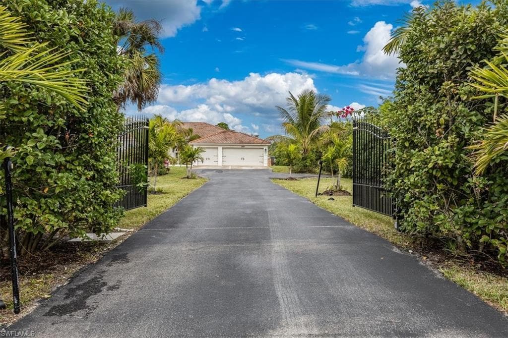 2991 20th Ave NE, Naples, FL 34120-1
