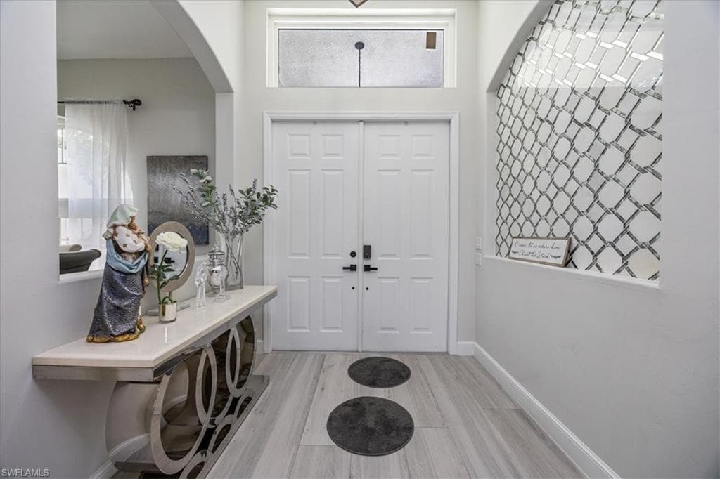 2991 20th Ave NE, Naples, FL 34120-5