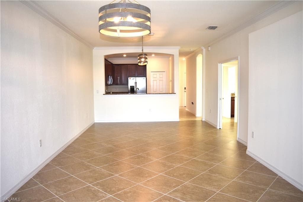 1947 Wellington St, Naples, FL 34120-9