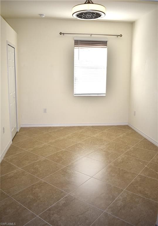1947 Wellington St, Naples, FL 34120-16