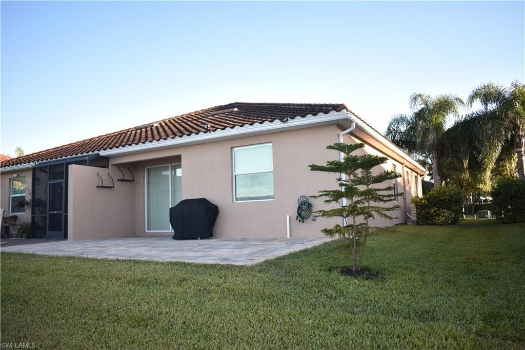 1947 Wellington St, Naples, FL 34120-24
