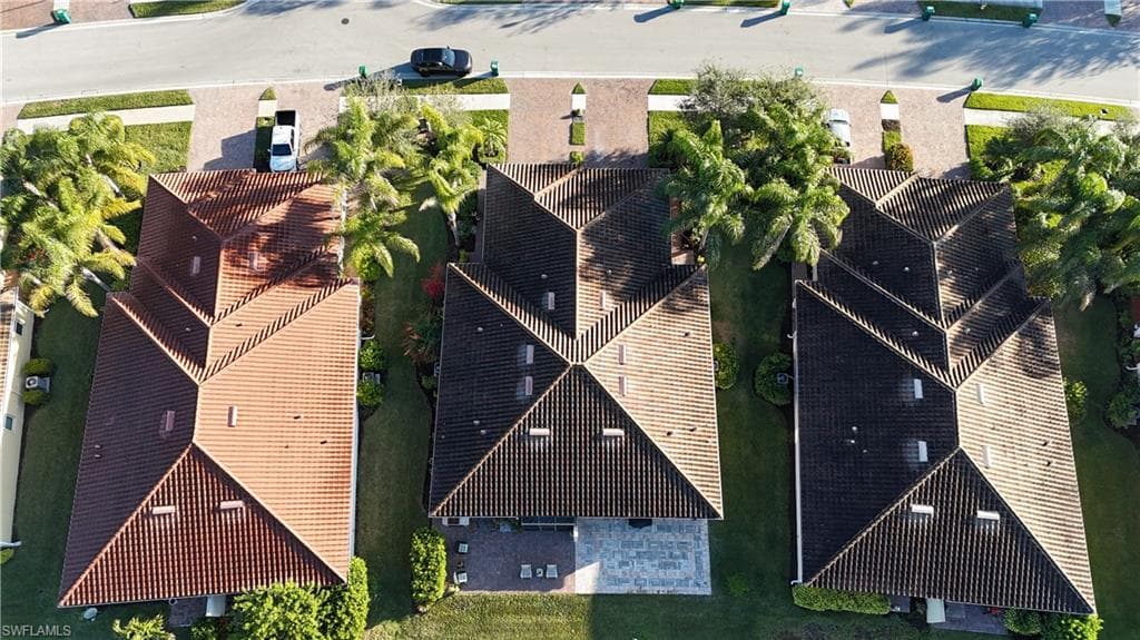 1947 Wellington St, Naples, FL 34120-30
