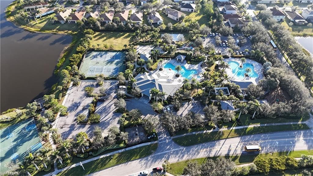 1947 Wellington St, Naples, FL 34120-31