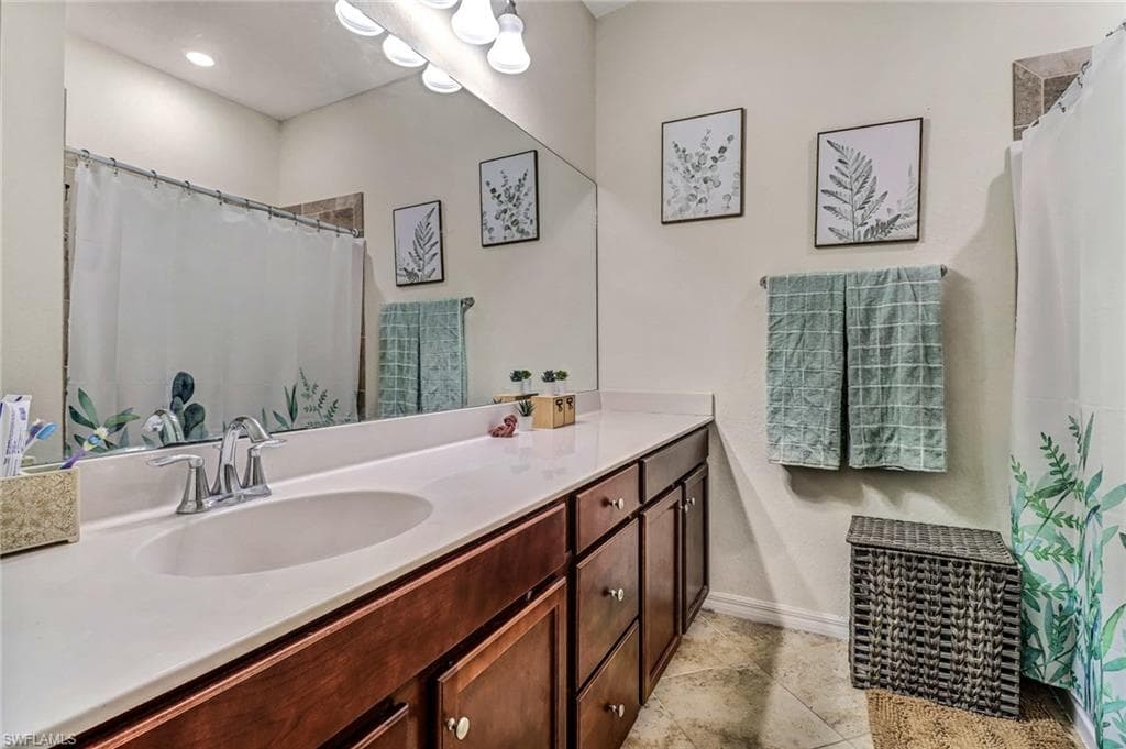 2722 Citrus St, Naples, FL 34120-20