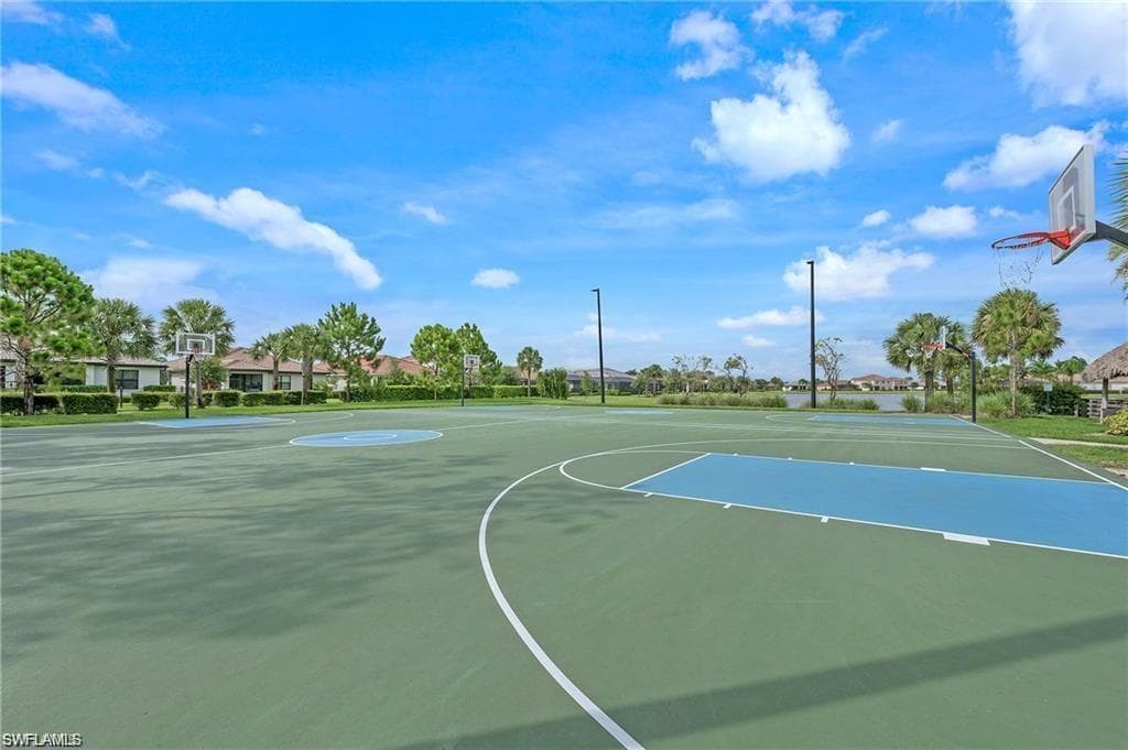 2722 Citrus St, Naples, FL 34120-32