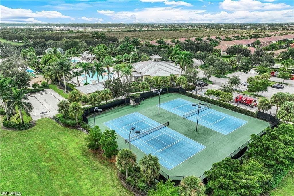 2722 Citrus St, Naples, FL 34120-33