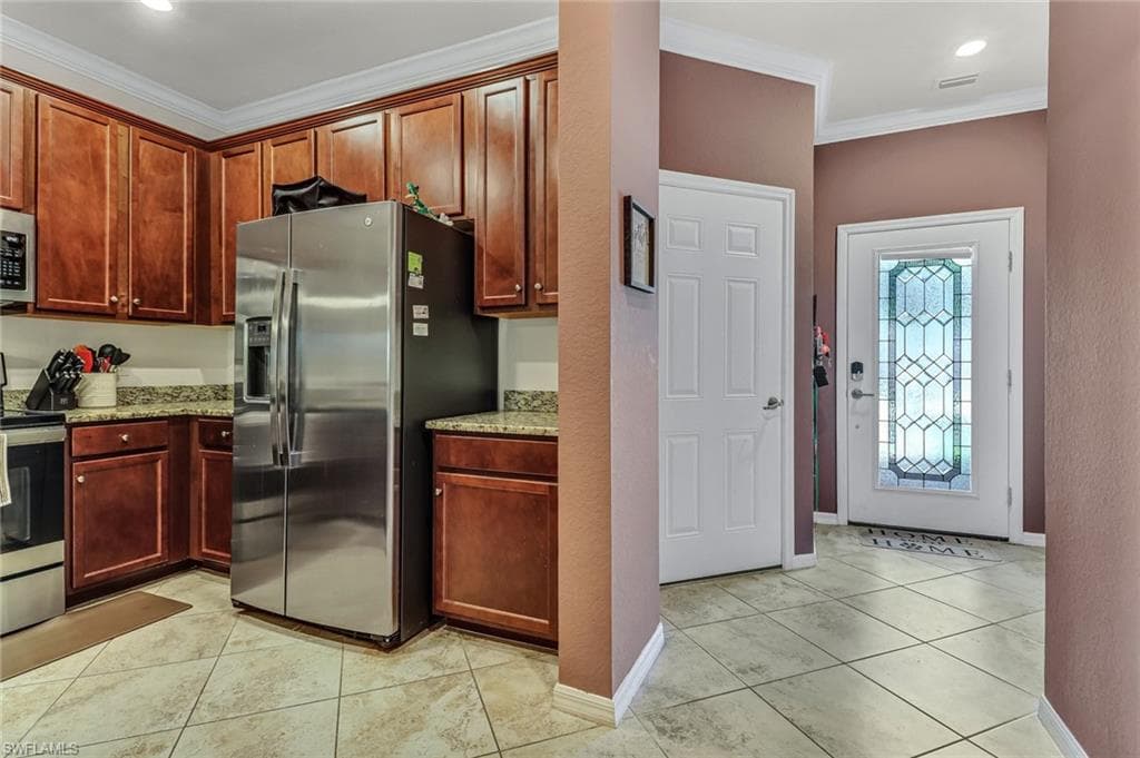 2722 Citrus St, Naples, FL 34120-2