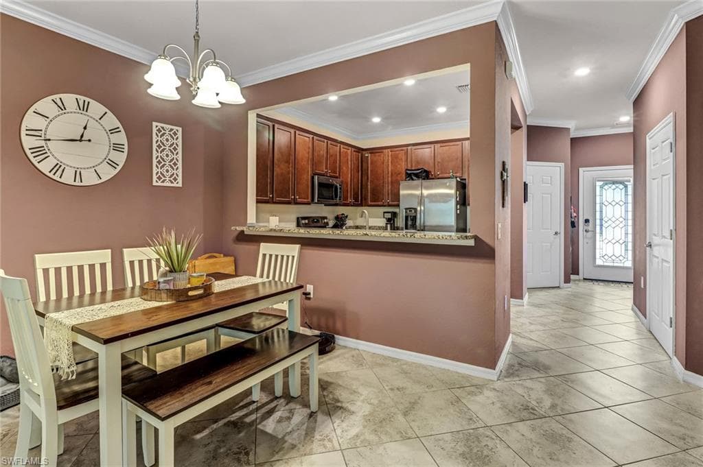 2722 Citrus St, Naples, FL 34120-5
