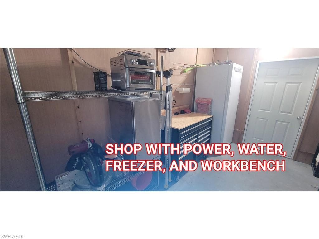 20 Peridot Ave 20pt, Naples, FL 34114-19