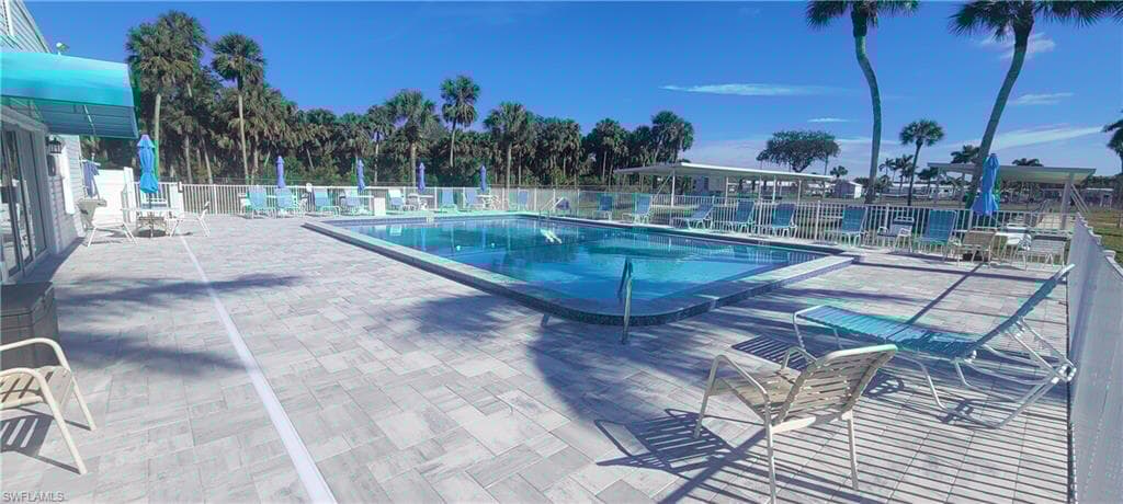 20 Peridot Ave 20pt, Naples, FL 34114-28