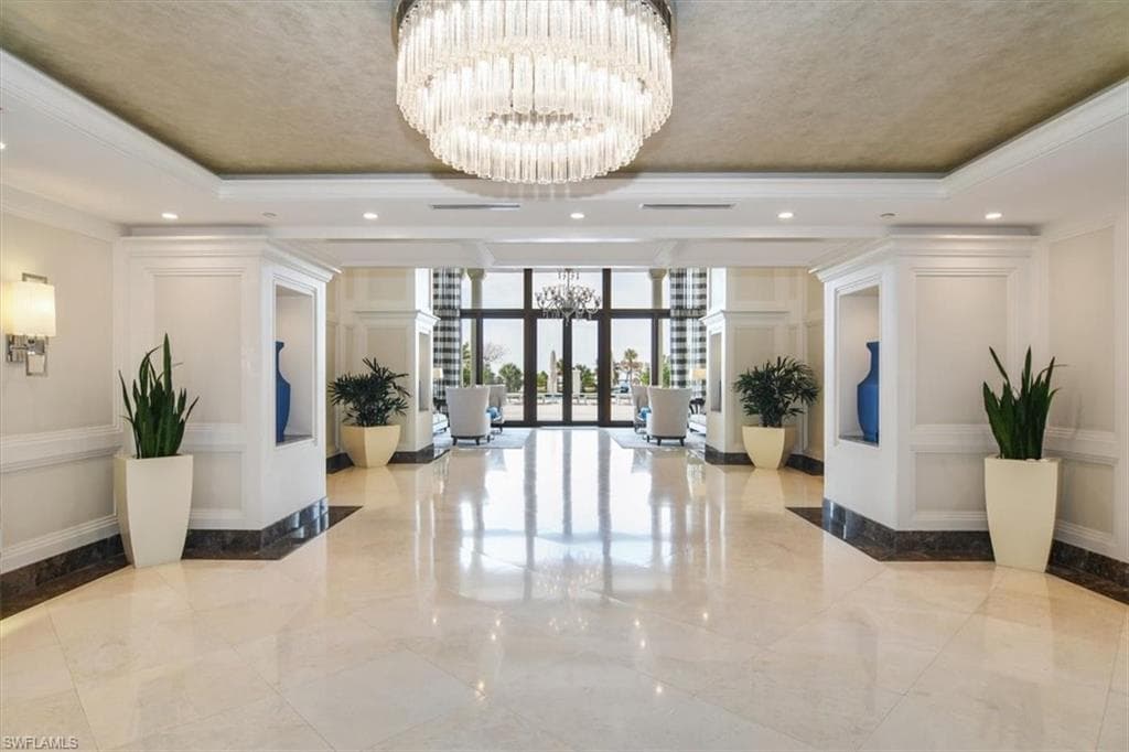 8473 Bay Colony Dr 403, Naples, FL 34108-19