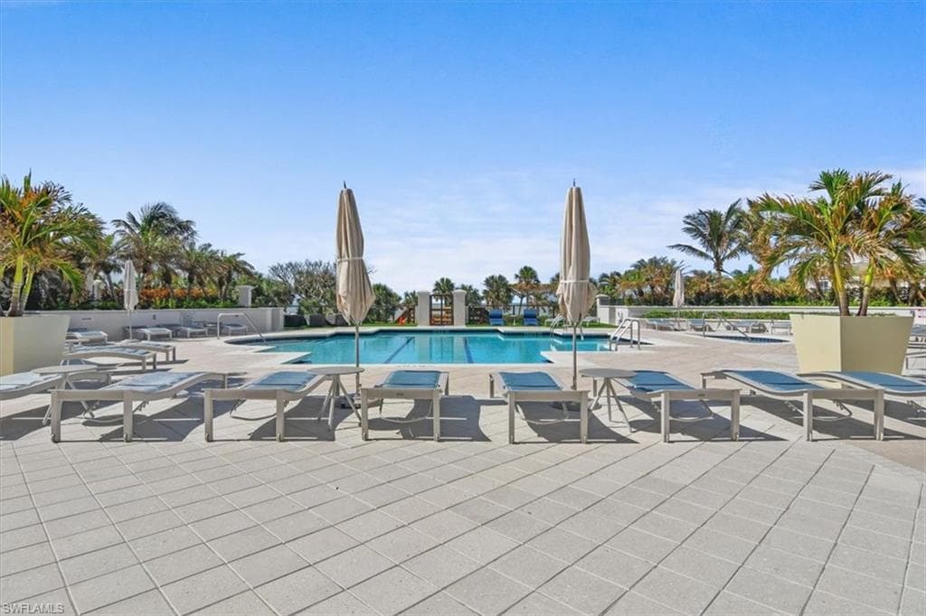 8473 Bay Colony Dr 403, Naples, FL 34108-30