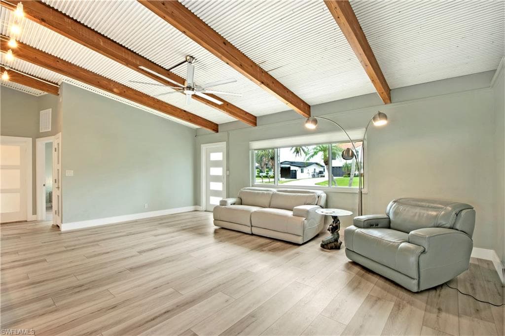 119 Tahiti St, Naples, FL 34113-4