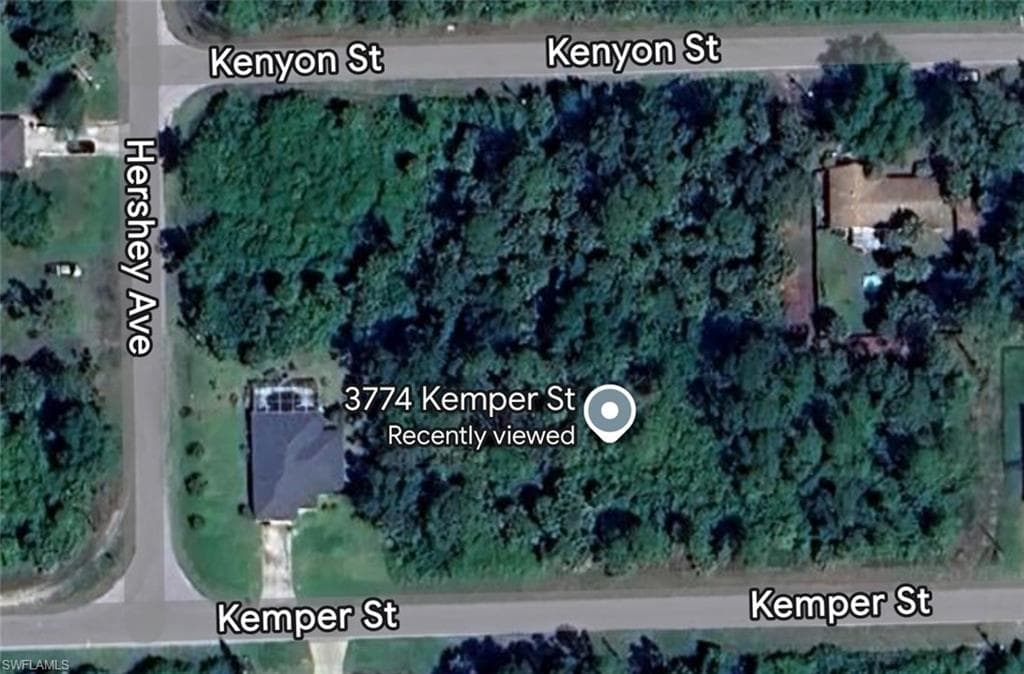 3774 Kemper St, Fort Myers, FL 33905-1