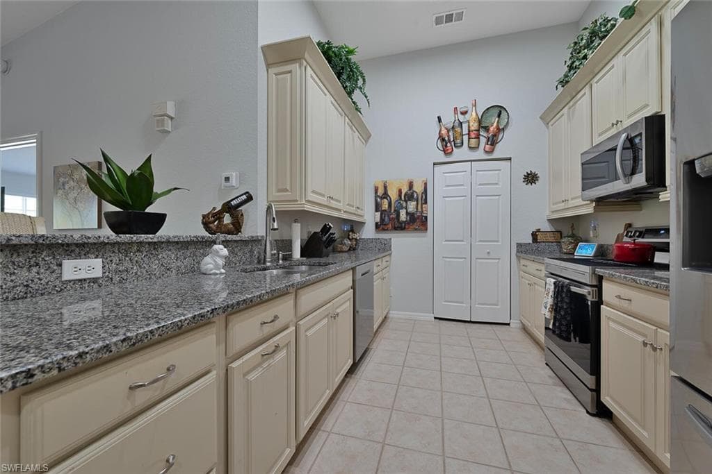 27107 Matheson Ave 204, Bonita Springs, Fl 34135-4