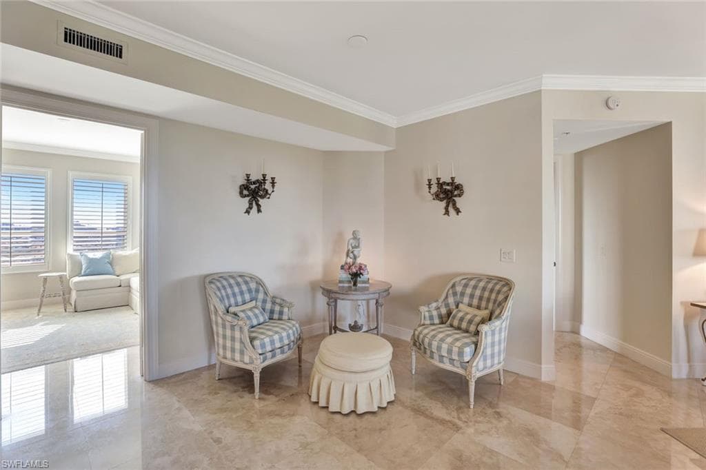 285 Grande Way 1605, Naples, FL 34110-16
