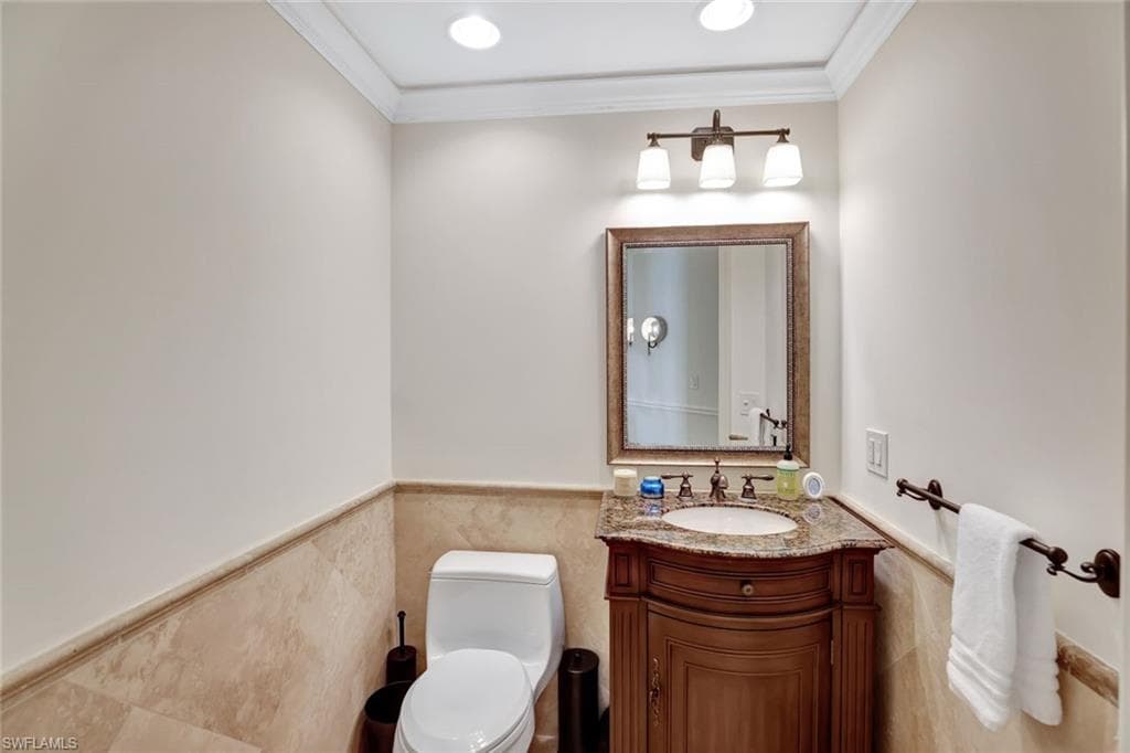 285 Grande Way 1605, Naples, FL 34110-32