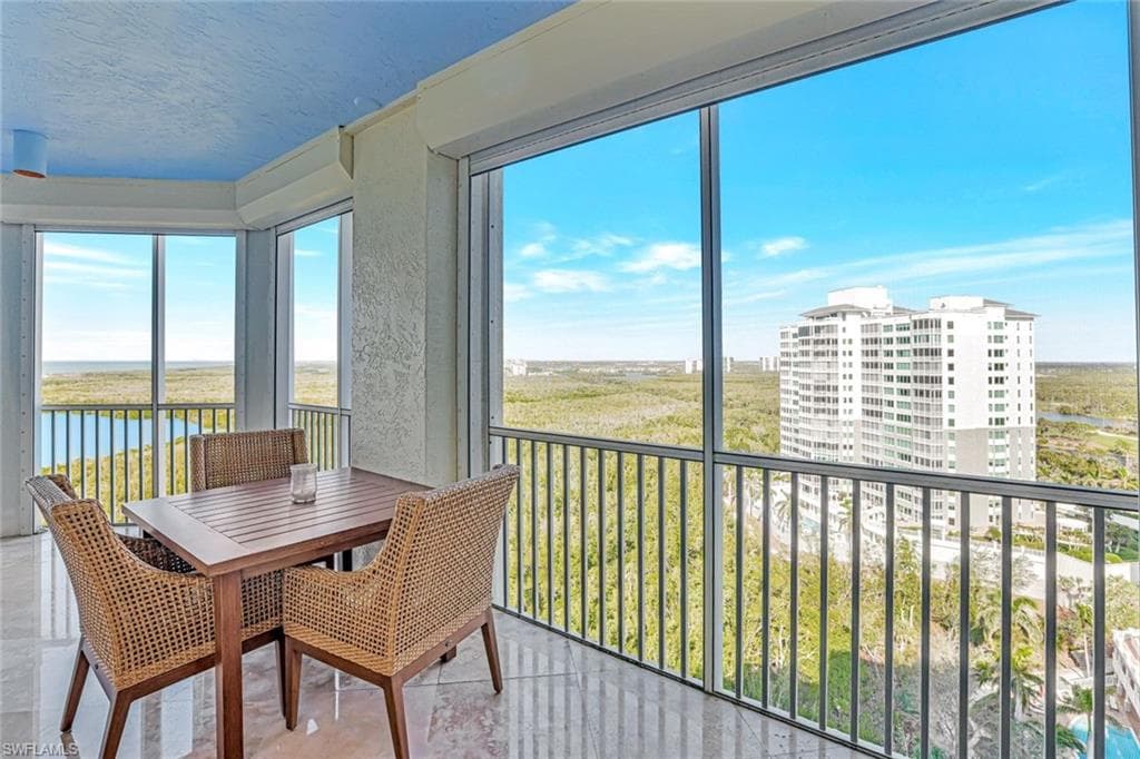285 Grande Way 1605, Naples, FL 34110-34