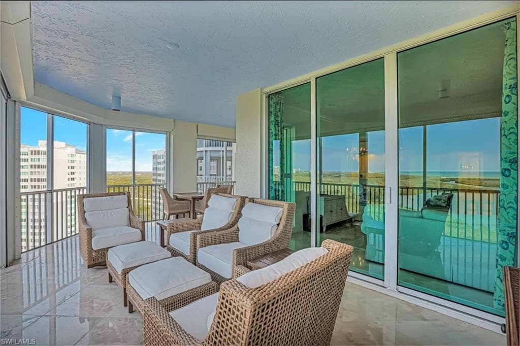 285 Grande Way 1605, Naples, FL 34110-35