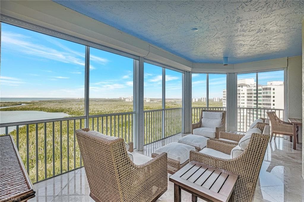 285 Grande Way 1605, Naples, FL 34110-36