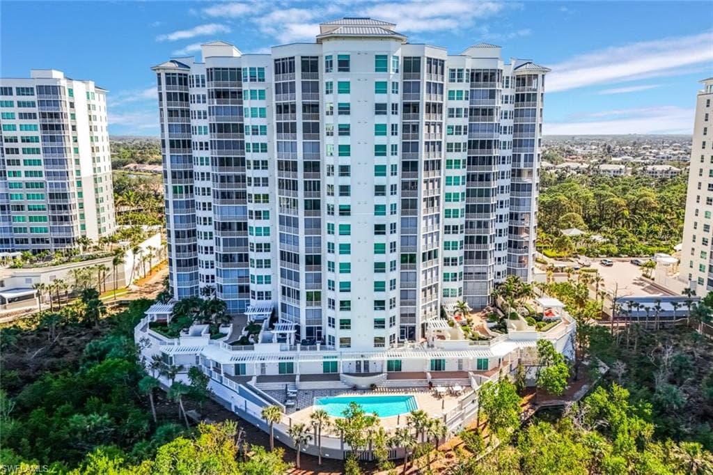 285 Grande Way 1605, Naples, FL 34110-39