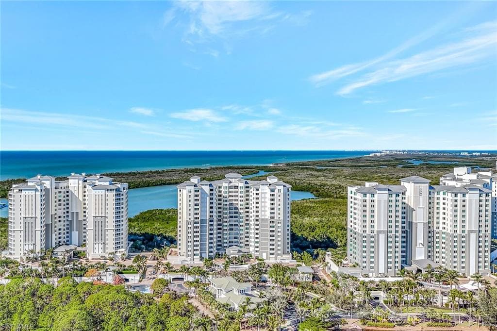 285 Grande Way 1605, Naples, FL 34110-4
