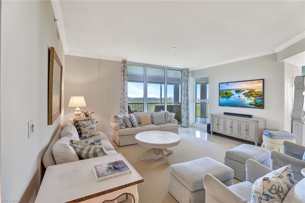 285 Grande Way 1605, Naples, FL 34110-5