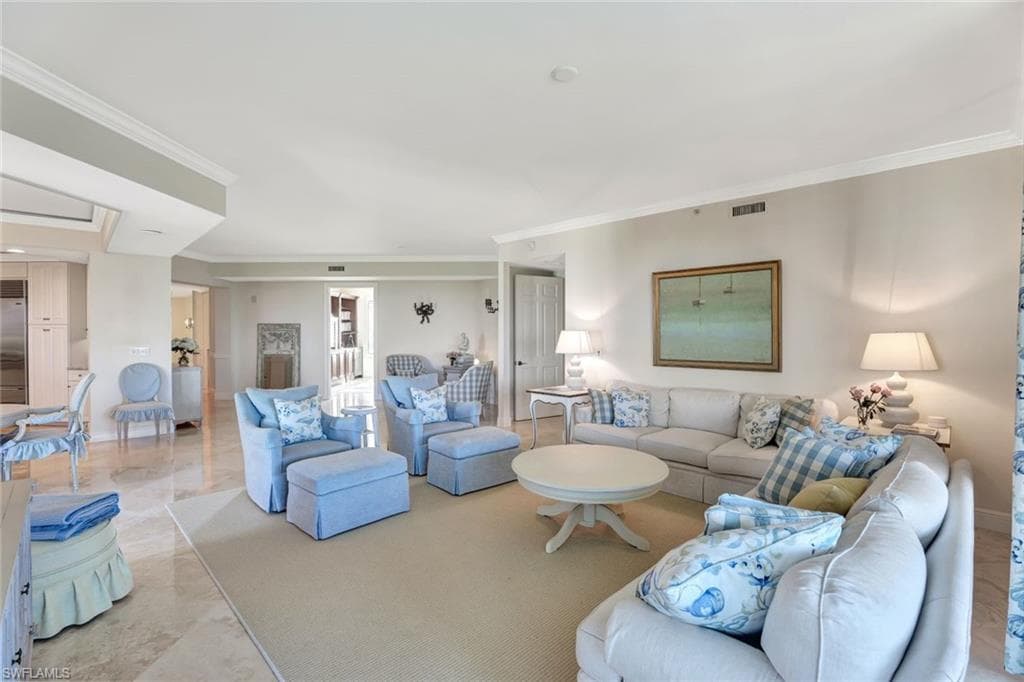 285 Grande Way 1605, Naples, FL 34110-6
