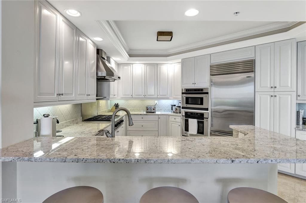 285 Grande Way 1605, Naples, FL 34110-8