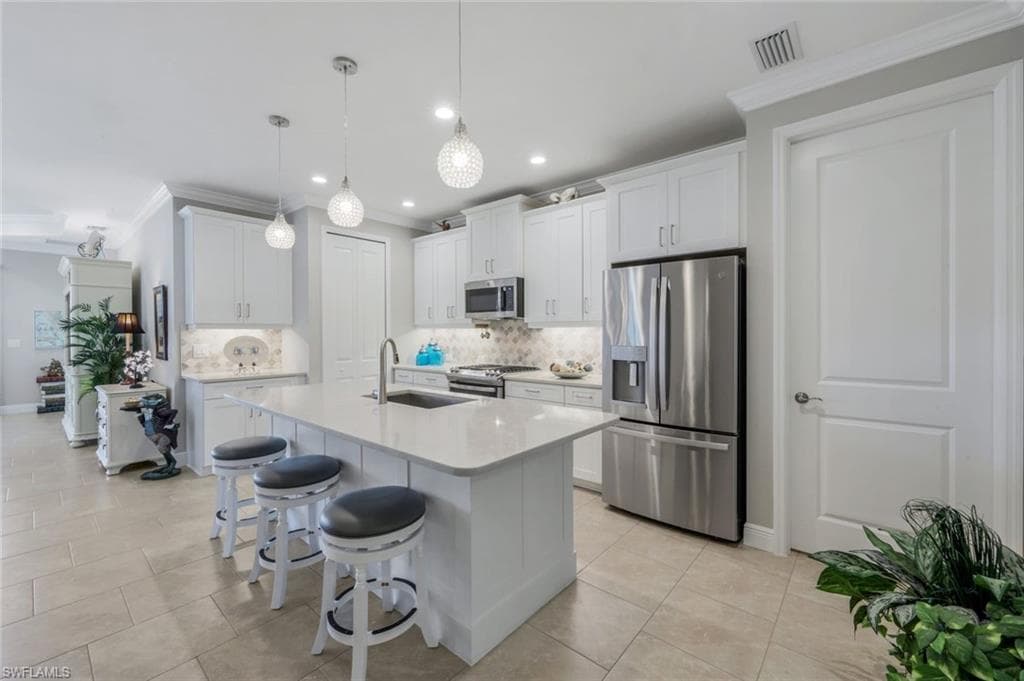 2315 Marquesa Cir, Naples, FL 34112-9