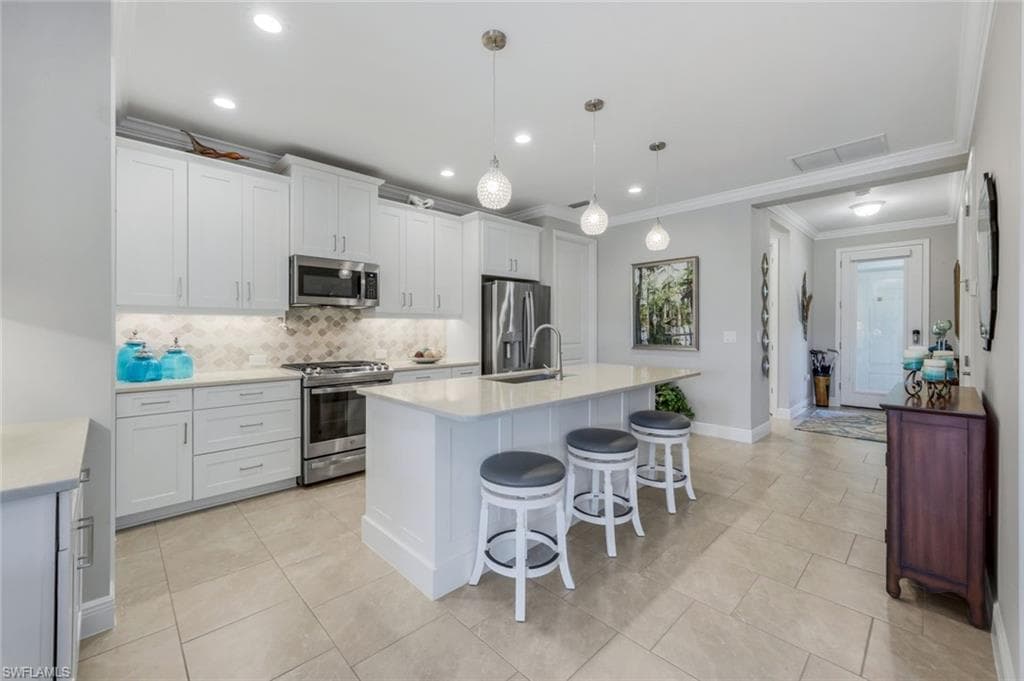 2315 Marquesa Cir, Naples, FL 34112-3
