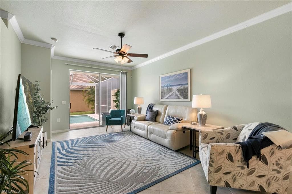 14598 Grapevine Dr, Naples, FL 34114-10