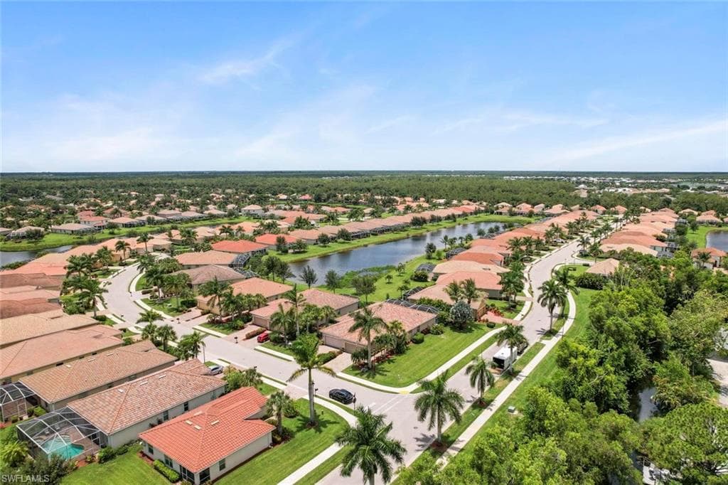 14598 Grapevine Dr, Naples, FL 34114-32