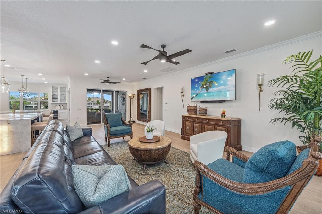 9213 Museo Cir 201, Naples, FL 34114-6