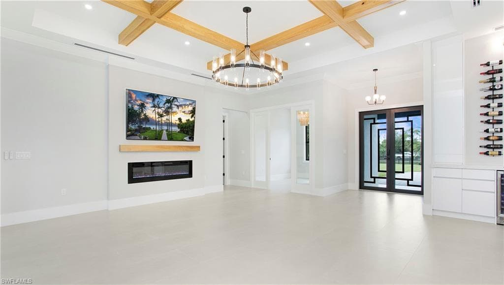 841 10th St NE, Naples, FL 34120-9