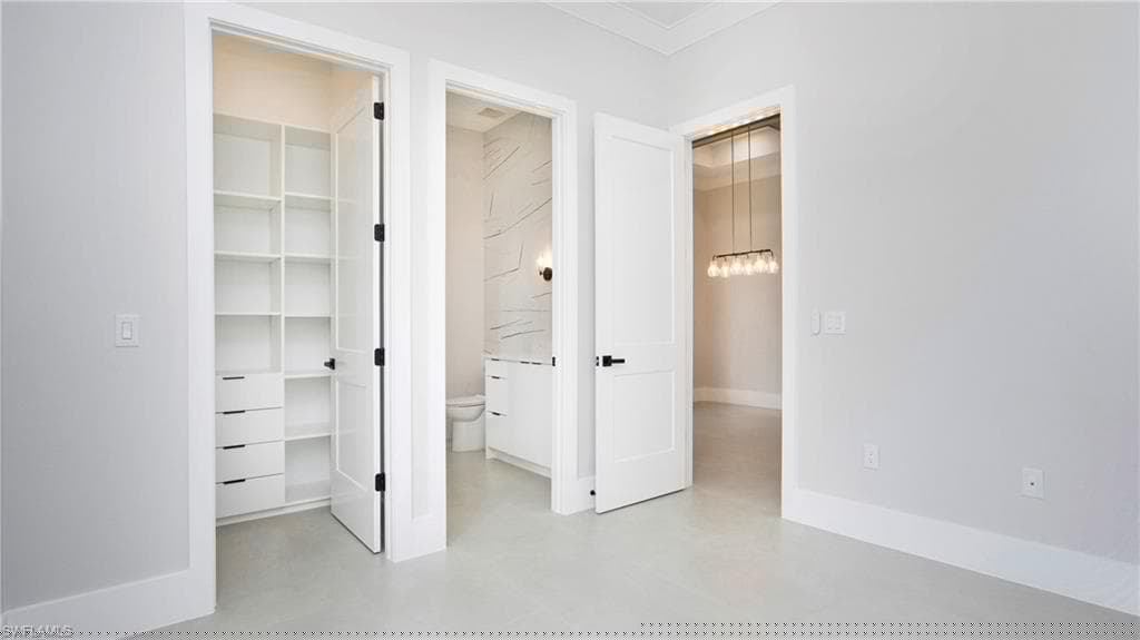 841 10th St NE, Naples, FL 34120-20