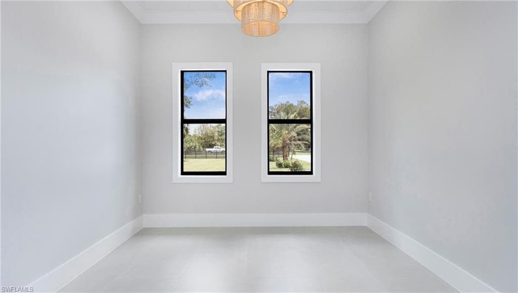 841 10th St NE, Naples, FL 34120-31