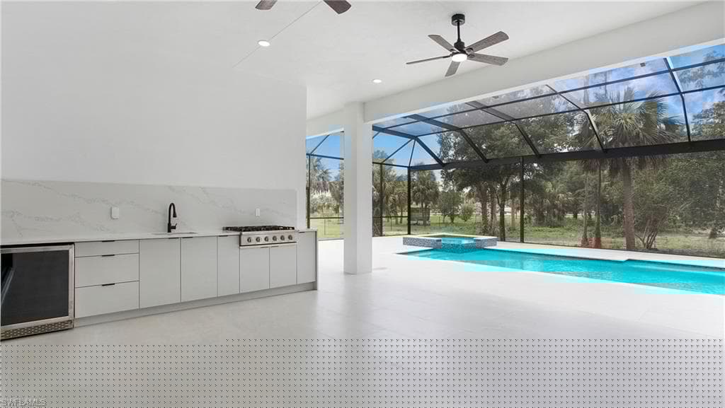841 10th St NE, Naples, FL 34120-34