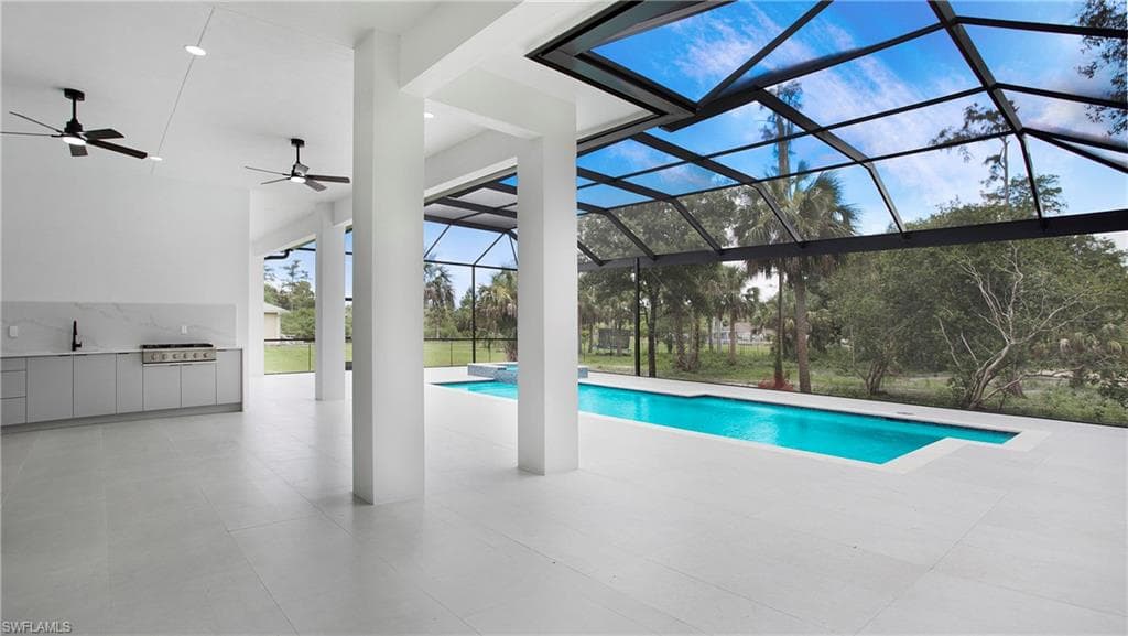 841 10th St NE, Naples, FL 34120-35