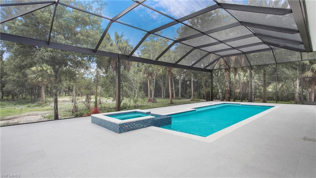 841 10th St NE, Naples, FL 34120-40