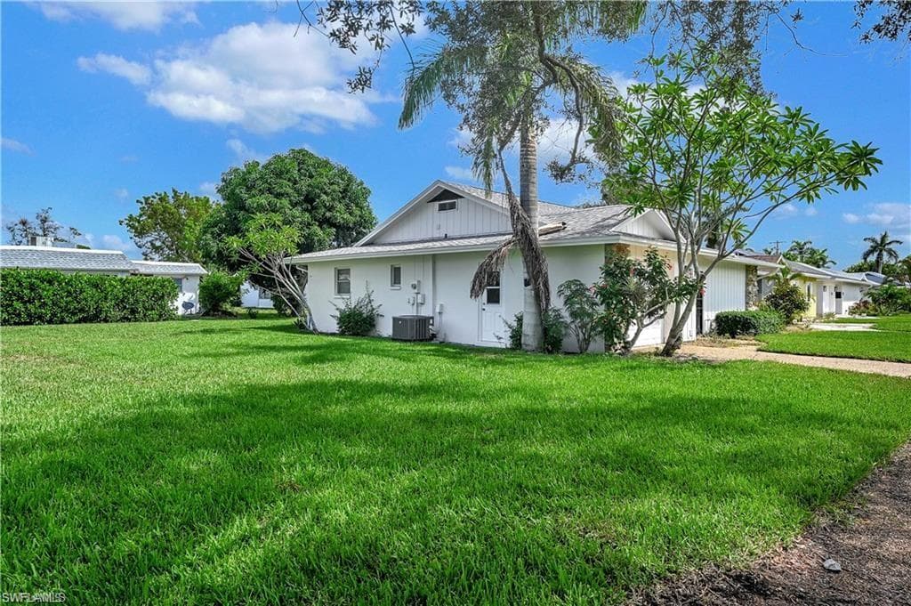 12 Crooked Ln 6, Naples, FL 34112-25
